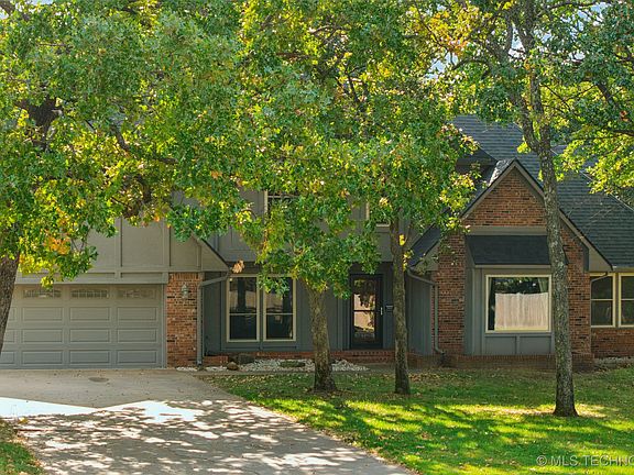 2nd image of 527 Pioneer Rd