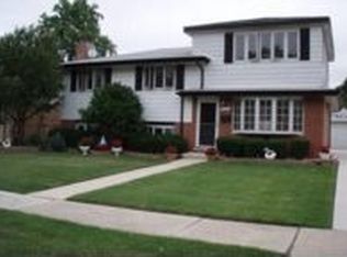 10608 Forest Ln, Chicago Ridge, IL 60415