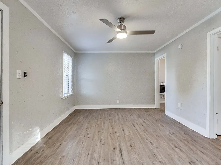 506 E Curtis Dr — Photo 4
