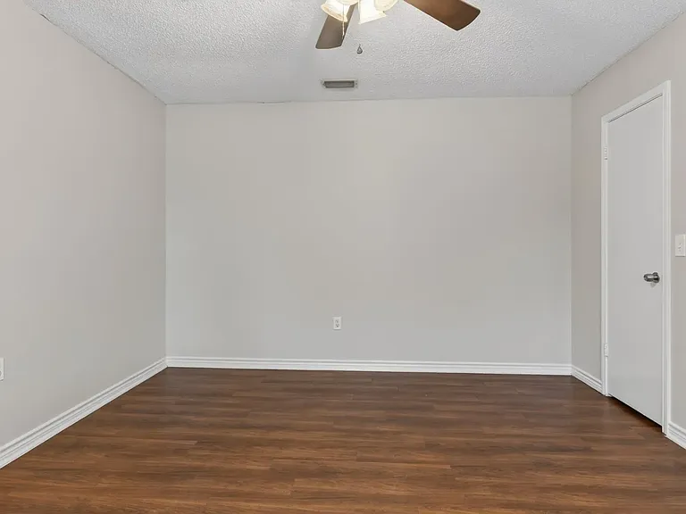 10341 Flatland Trl — Photo 8