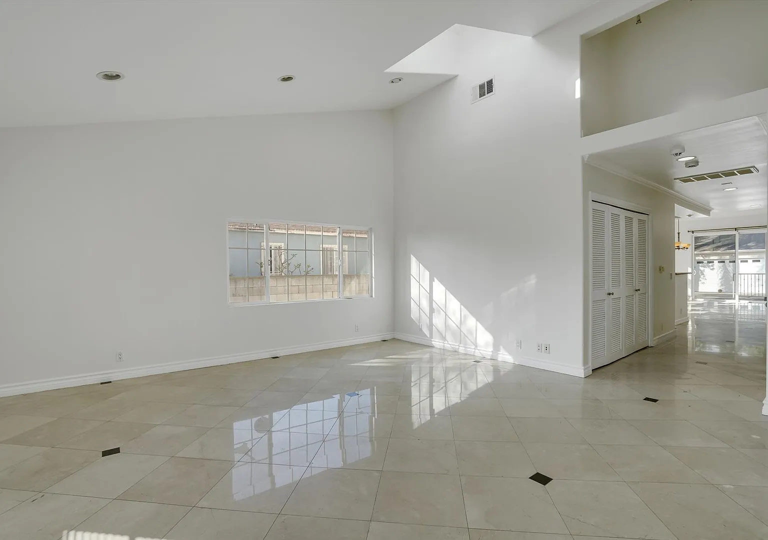Get This House Now — Photo 4