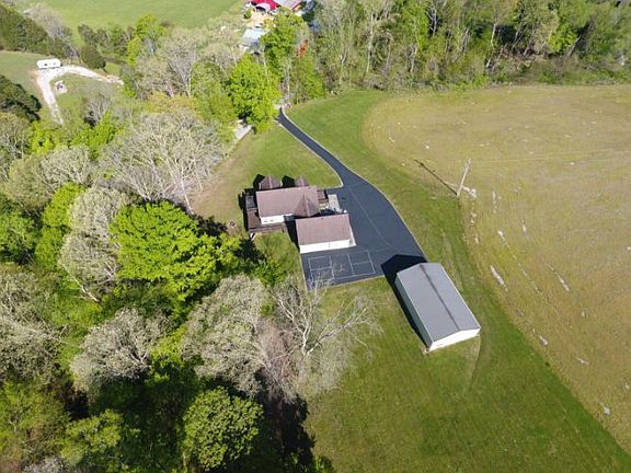 3rd image of 80 Woods Rd