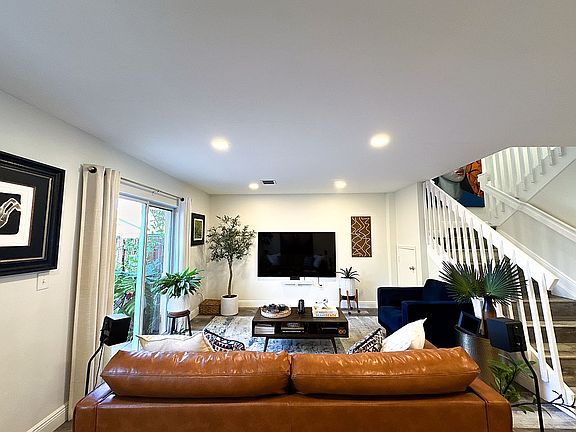 4th image of 2314 Johnson St APT 24D