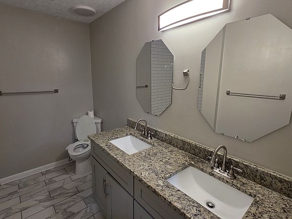 4th image of 325 Winding River Dr Unit E