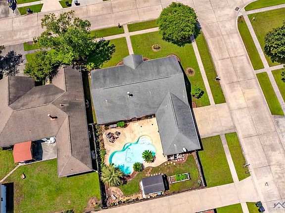 3rd image of 501 Clayton Dr