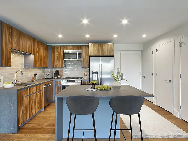 325 Lafayette Ave #4V — Photo 1
