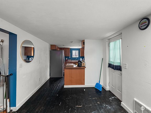 5th image of 1317 Olympic Avenue