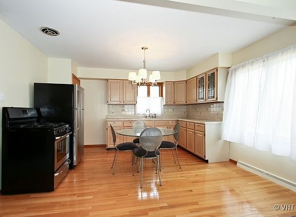 4th image of 11126 S Sacramento Ave