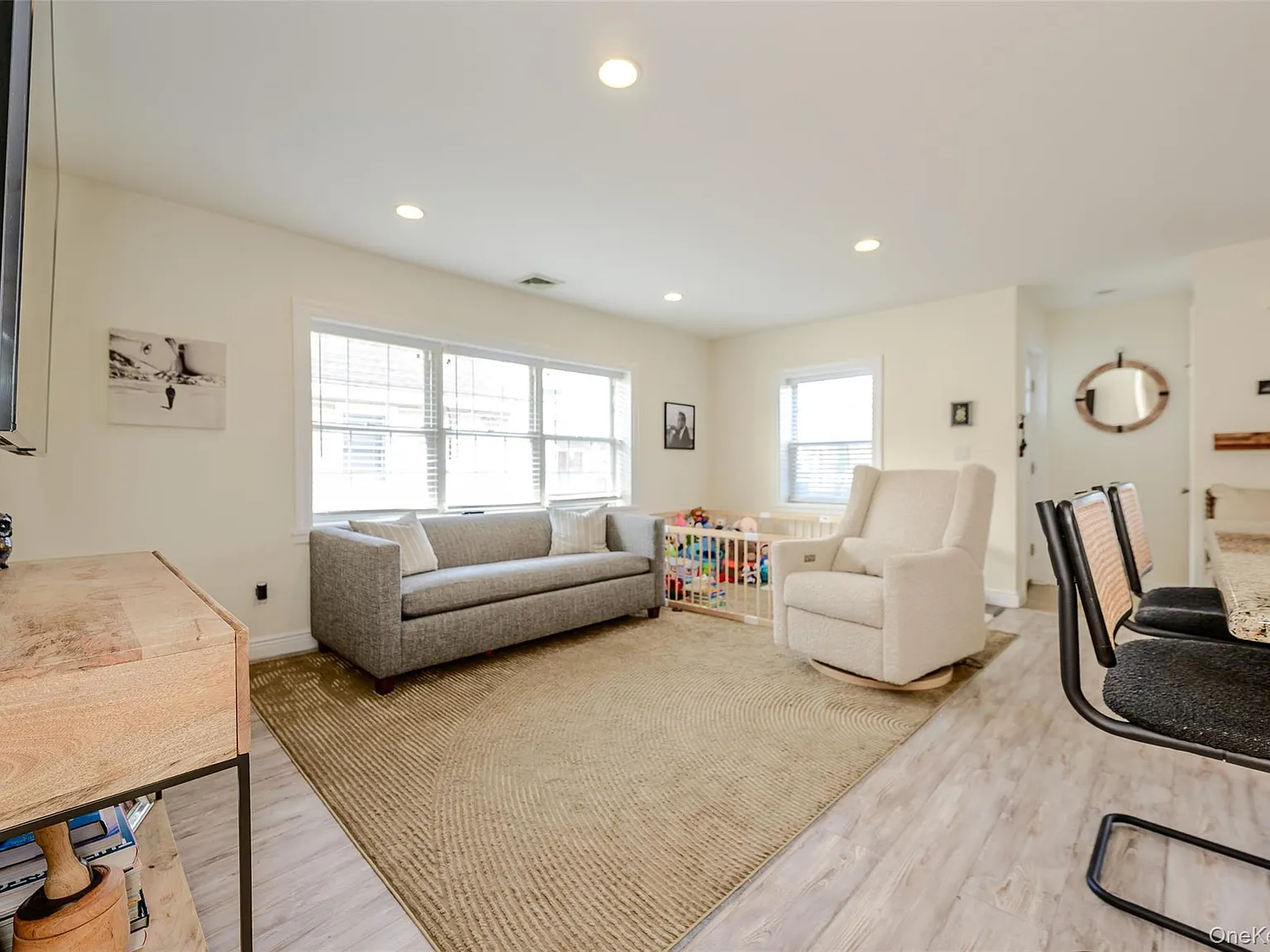 3 bed, 1.5 bath, 2160 sqft, $4,700 — Photo 4