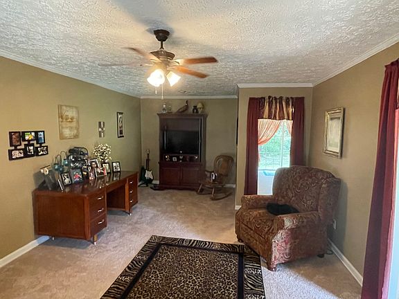 4th image of 834 Windsorwood Dr