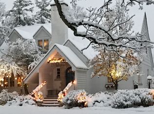 1375 Telegraph Rd, Lake Forest, IL 60045