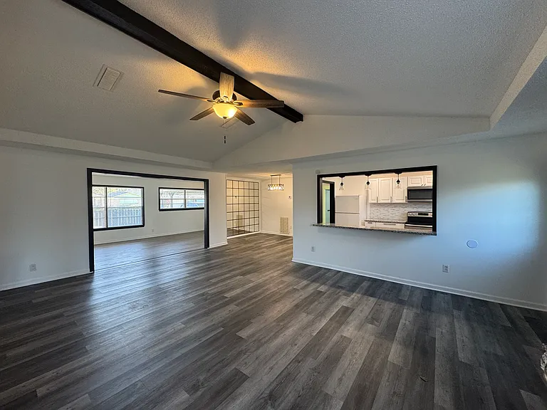 4740 Baywood Ln — Photo 6