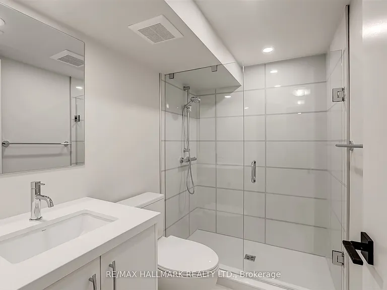 979 Avenue Rd #1 — Photo 6