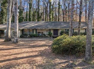 4055 Spalding Dr, Sandy Springs, GA 30350