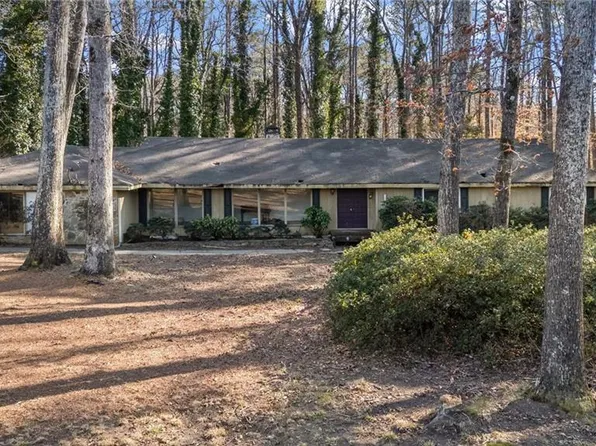 4055 Spalding Dr, Sandy Springs, GA 30350