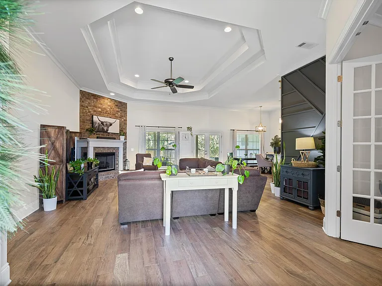 5945 W Cambridge Way — Photo 4
