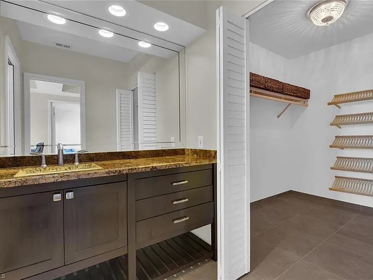 2000 Royal Marco Way #2-607 — Photo 17