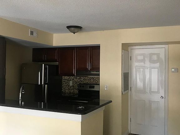 5th image of 401 Fountainhead Cir Unit 153
