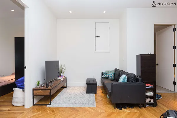 Rented by Nooklyn NYC LLC | media 55