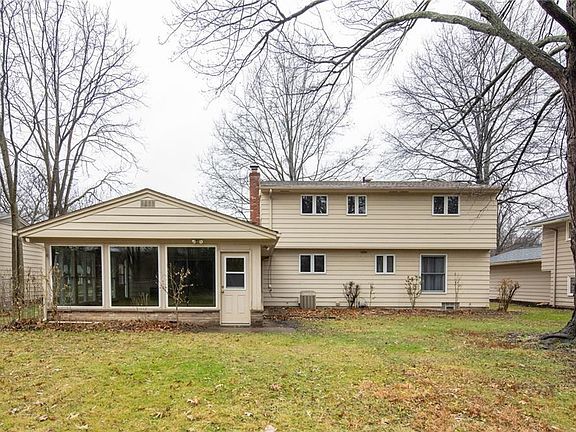 4th image of 6581 Sutton Dr