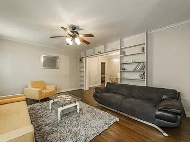 2819 W Capitol Ave — Photo 2