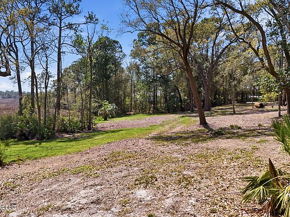 2nd image of Wild Oaks Dr
