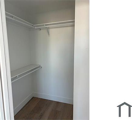 4th image of 1581 Acheson St