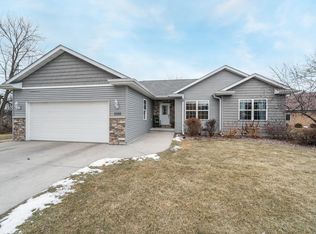 1505 Cedarhurst Dr, New London, WI 54961