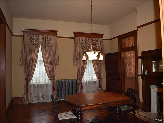47th image of 2207 Winona Ave