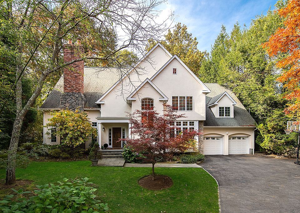 1st image of 27 Oak Ln