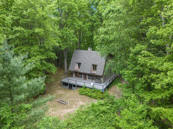 441 N Benson Rd, Fountain, MI 49410