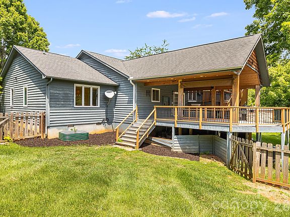 4th image of 2 Jaks Ridge Dr