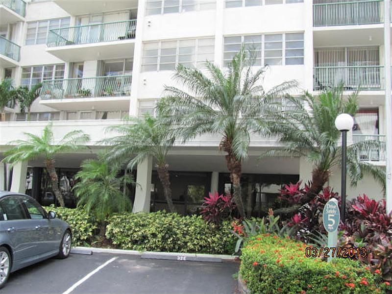1st image of 1408 SE Bayshore Dr APT 411