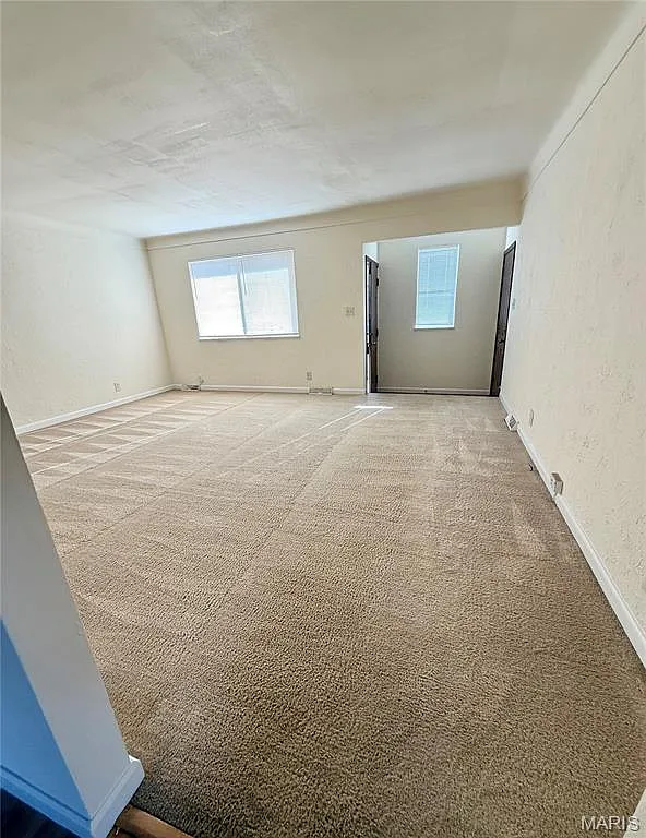 2 bed, 1.0 bath, 972 sqft, $1,195 — Photo 2
