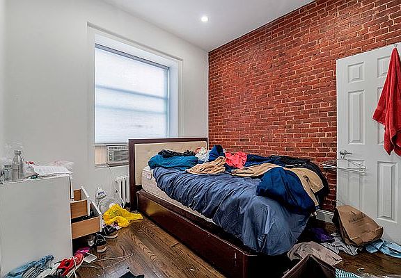 4th image of 204 W 88th St #1E