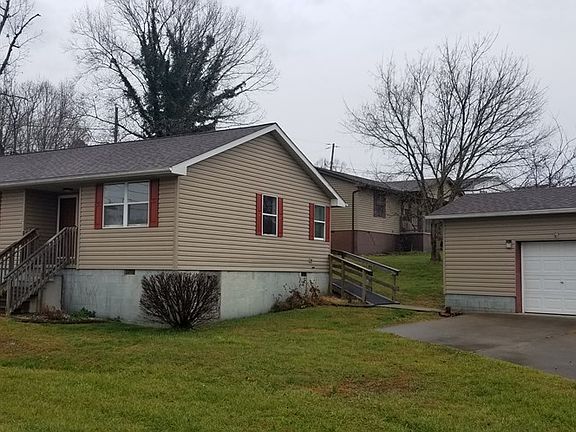 2nd image of 1100 Meadowbrook Ln