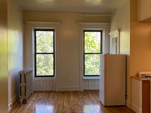 4th image of 669 10th St #C