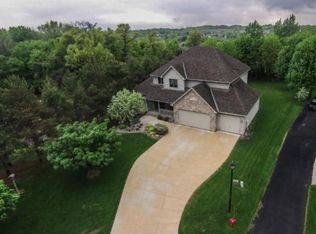 16440 Iris Ct, Lakeville, MN 55044