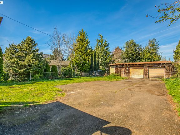 2nd image of 5845 SE Holgate Blvd