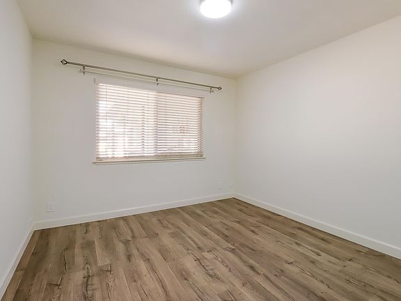 4th image of 1547 Alta Glen Dr APT 5