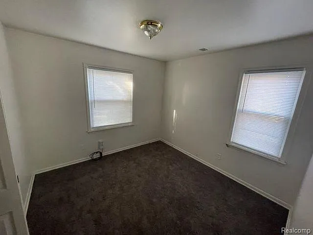 14325 Marshall Ave — Photo 10