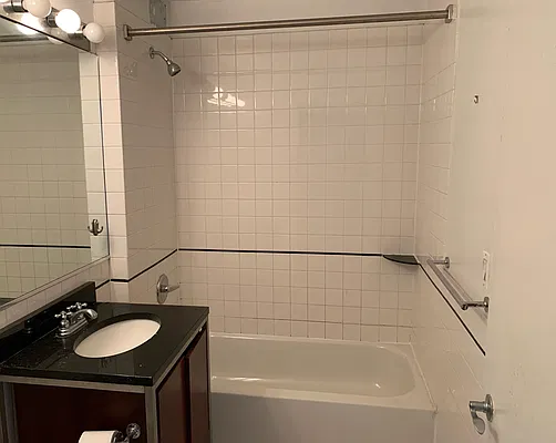 Rented by Batra Group Inc | media 3