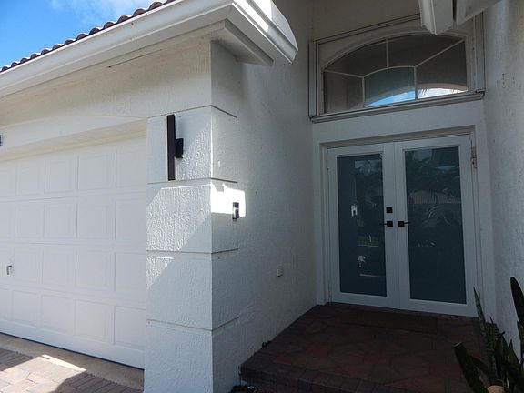 3rd image of 10554 Sunset Isles Court