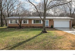 56 Sun Valley Dr, Saint Louis, MO 63146