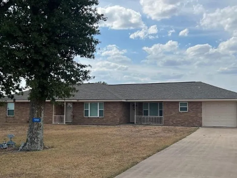 566 Schmidt Rd — Photo 3