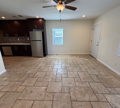 5th image of 3841 Menlo Ave