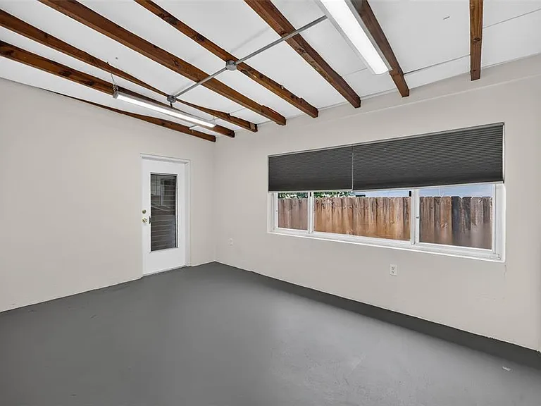 1317 Cloverlawn Ave — Photo 15