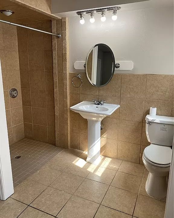 2nd image of 8004 S Country Club Dr