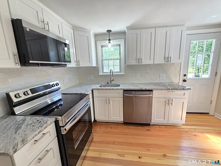 157 S River Rd — Photo 9