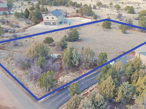 10550 W Zion Dr, Mount Carmel, UT 84755